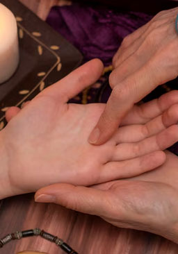 Palm reading in Bronx